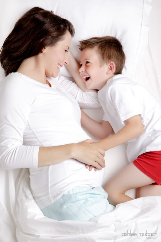 MaternityLauraandKort