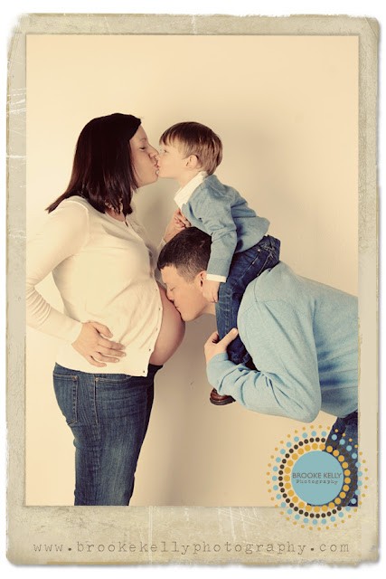 Creative Maternity Photo Ideas